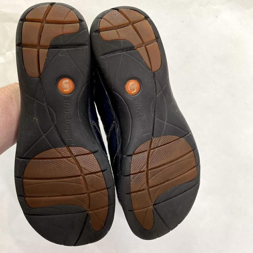 Clarks Un.Loop Unstructured Leather Slip On Shoes… - image 8